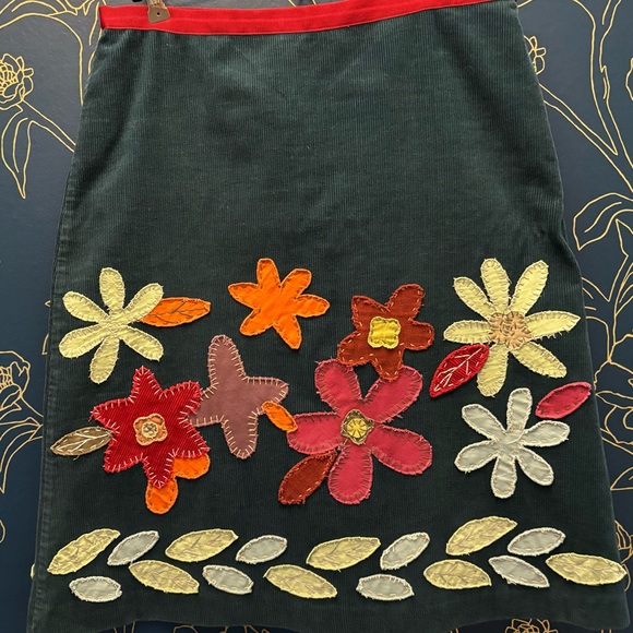 Boden Dresses & Skirts - The cutest BODEN floral appliqué CORDUROY a line skirt SIZE 12 WOMENS